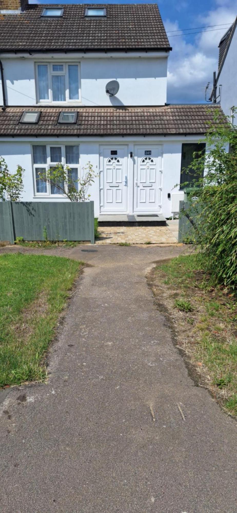 New 3 Bedrooms Flat In Ashford Near Heathrow Apartment *